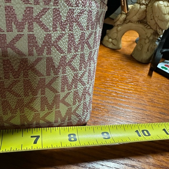 Michael Kors Pink Crossbody Bag NWT - Picture 5 of 8